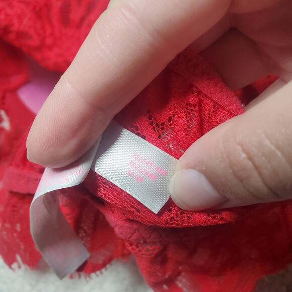 PINK Victoria's Secret Red Racerback Date Lightly Lined Bralette Size XS Lace - Picture 11 of 12